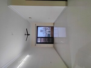 Room in 2 BHK Apartment at Raheja Interface Heights, Malad West – for Rent