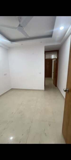 Room in 1 BHK Builder Floor at Mehrauli – for Rent
