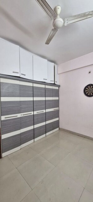 Room in 2 BHK Builder Floor at Kondapur – for Rent