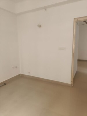 Room in 2 BHK Apartment at Supertech Mart, Sector 74 – for Rent