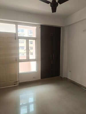 Room in 2 BHK Apartment at Supertech Mart, Sector 74 – for Rent