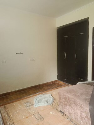 Room in 3 BHK Apartment at Gardenia Gateway, Sector 75 – for Rent