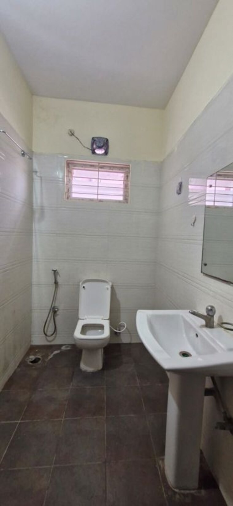 Bathroom, kondapur 3 Bedroom 2000 Sq.Ft. Builder Floor In Kondapur Hyderabad 10627356
