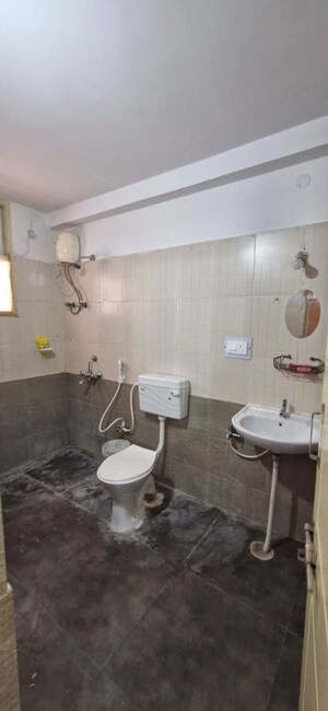 Team Area in 3 BHK Builder Floor at Kondapur – for Rent