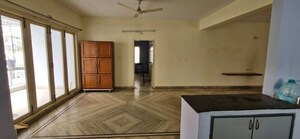Room in 3 BHK Builder Floor at Kondapur – for Rent
