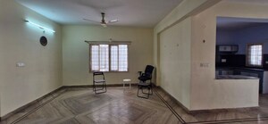 Room in 3 BHK Builder Floor at Kondapur – for Rent