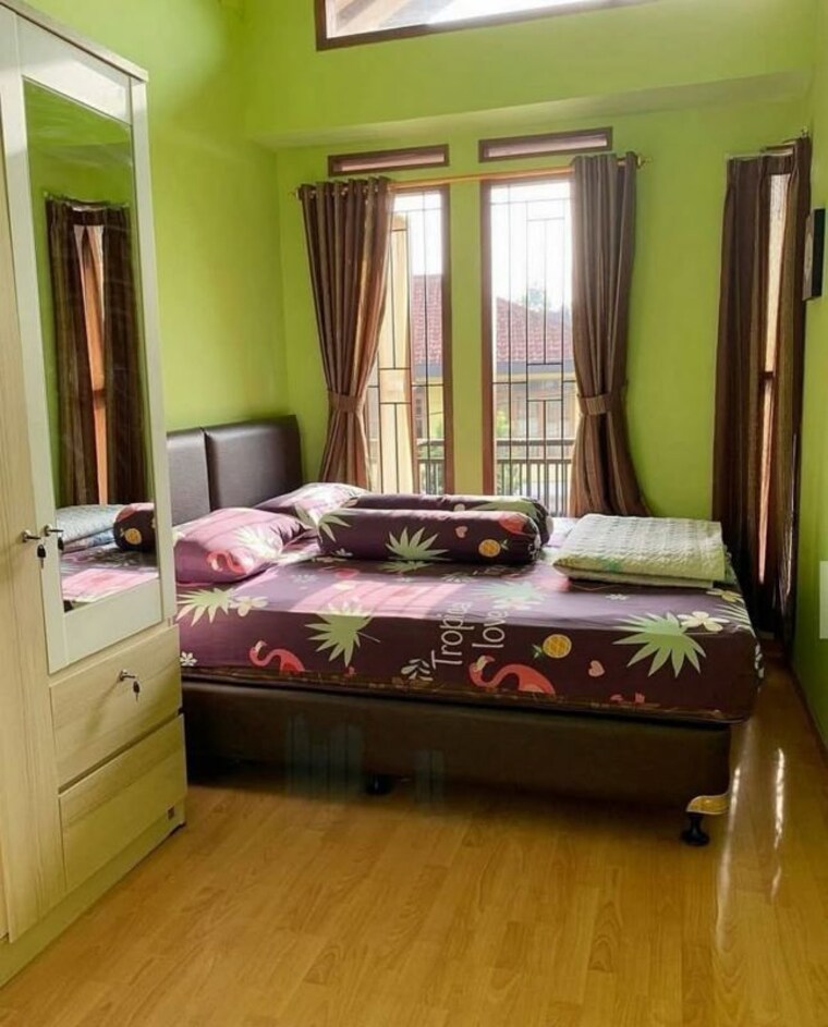 Bedroom, vineet khand 6 Pg For Girls In Vineet Khand 6 10627379