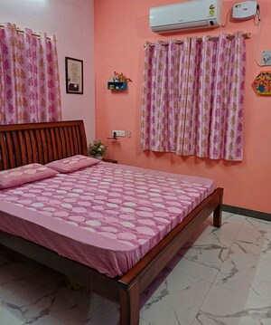 Bedroom in  Pg at Vibhuti Khand – for Rent