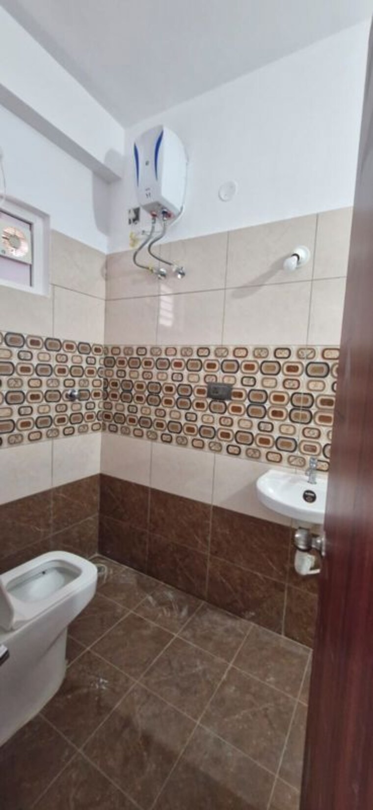 Bathroom, kondapur 3 Bedroom 2000 Sq.Ft. Builder Floor In Kondapur Hyderabad 10627404