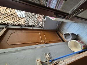 Furnished Amenities in 3.5 BHK Builder Floor at Pandav Nagar – for Sale