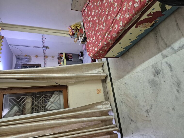 Living Room, pandav nagar 3.5 Bedroom 1050 Sq.Ft. Builder Floor In Pandav Nagar Delhi 10627414