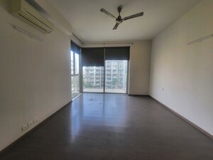 Room in 4 BHK Apartment at Ireo Victory Valley, Sector 67 – for Sale