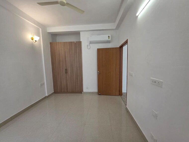 Room, ss-linden 4 Bedroom 2650 Sq.Ft. Builder Floor In Sector 84 Gurgaon 10627475