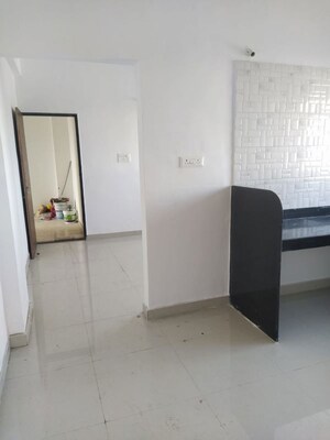 Room in 1 BHK Apartment at Roha Vatika, Kurla East – for Rent