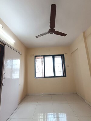 Room in 2.5 BHK Apartment at Shraddha CHS Chembur, Chembur – for Rent