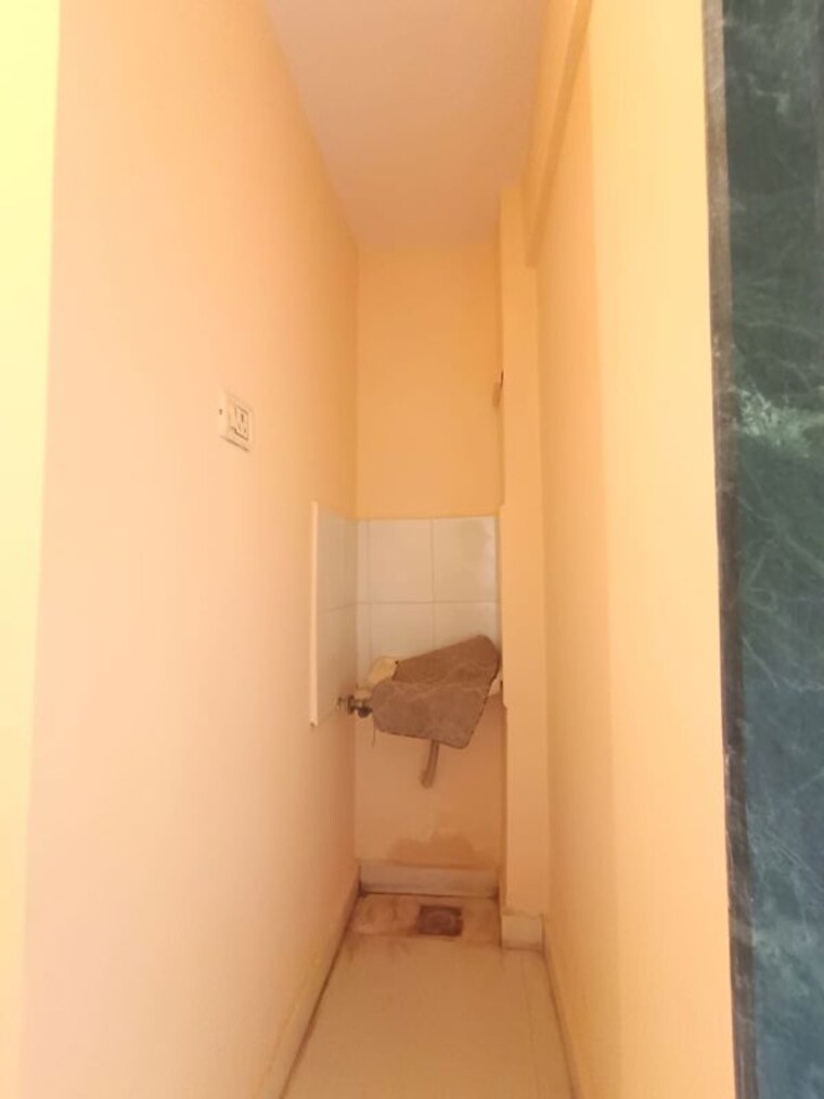 Bathroom, shraddha-chs-chembur 2.5 Bedroom 800 Sq.Ft. Apartment In Chembur Mumbai 10627519
