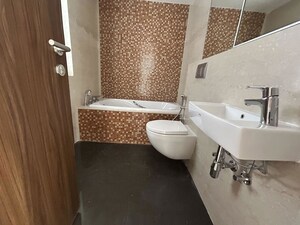 Bathroom in 4 BHK Apartment at Lodha Trump Tower, Worli – for Rent