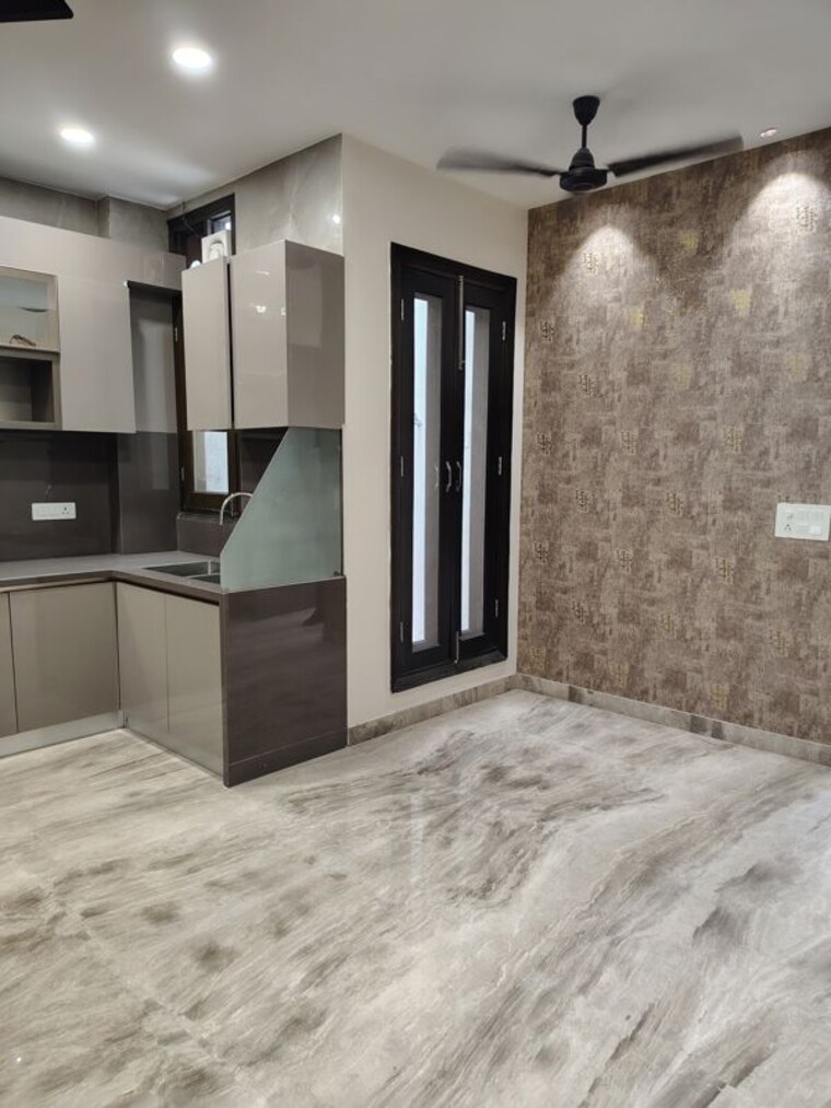 Room, janakpuri 4 Bedroom 225 Sq.Yd. Builder Floor In Janakpuri Delhi 10627539