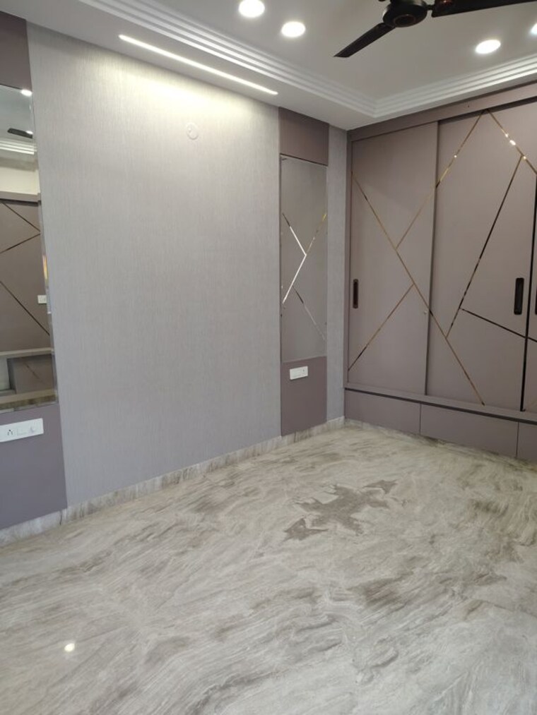 Room, janakpuri 4 Bedroom 225 Sq.Yd. Builder Floor In Janakpuri Delhi 10627539