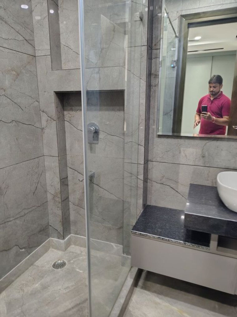 Bathroom, janakpuri 4 Bedroom 225 Sq.Yd. Builder Floor In Janakpuri Delhi 10627539