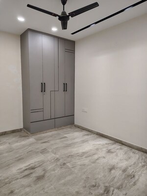 Room in 4 BHK Builder Floor at Janakpuri – for Sale