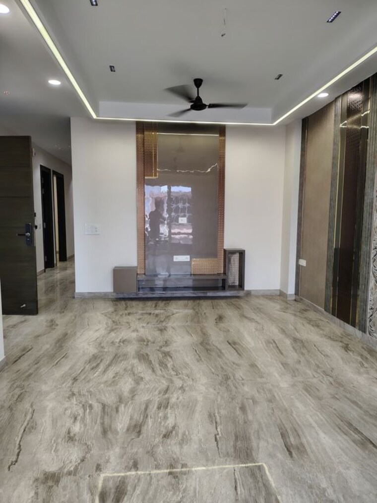 Room, janakpuri 4 Bedroom 225 Sq.Yd. Builder Floor In Janakpuri Delhi 10627539