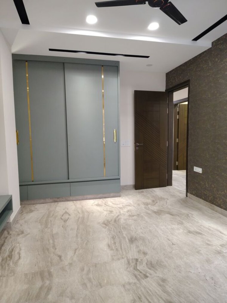 Room, janakpuri 4 Bedroom 225 Sq.Yd. Builder Floor In Janakpuri Delhi 10627539