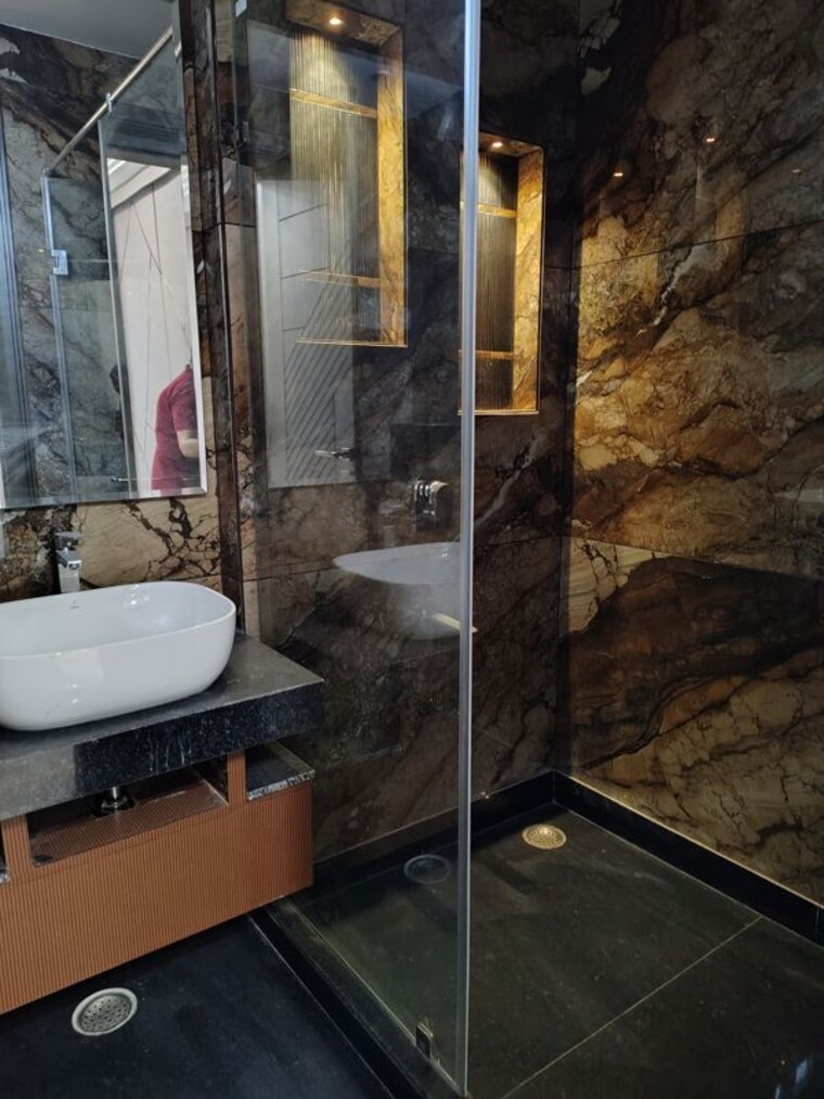 Bathroom, janakpuri 4 Bedroom 225 Sq.Yd. Builder Floor In Janakpuri Delhi 10627539