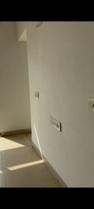 Furnished Amenities in 3 BHK Apartment at Jaypee Greens Pavilion Court, Sector 128 – for Rent