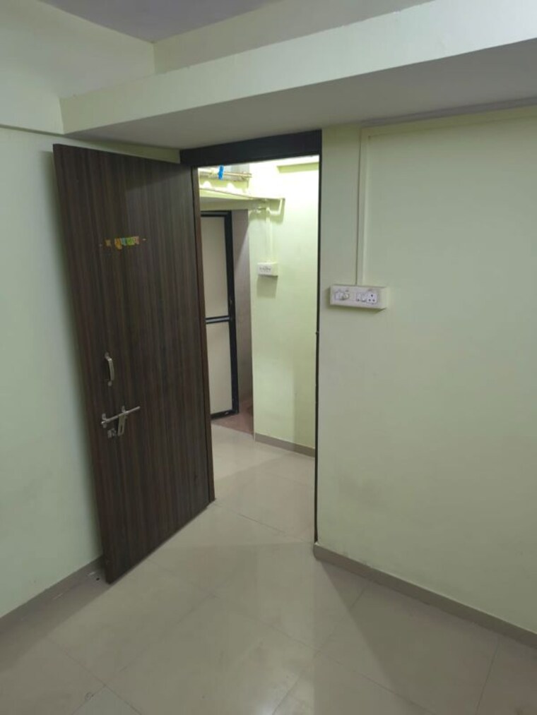Room, kurla 2.5 Bedroom 250 Sq.Ft. Apartment In Kurla Mumbai 10627547