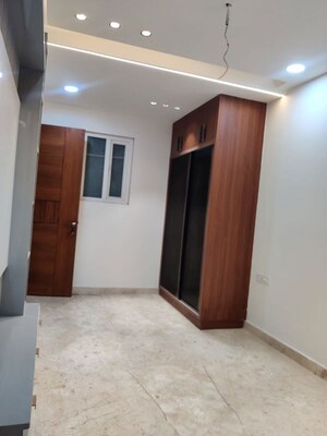 Room in 2 BHK Builder Floor at Janakpuri – for Sale