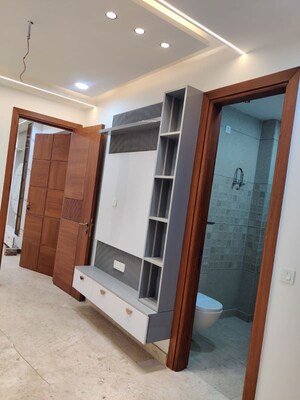 Room in 2 BHK Builder Floor at Janakpuri – for Sale