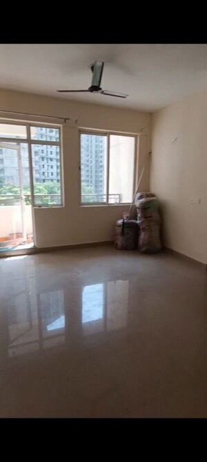 2 BHK Apartment For Rent in Jaypee Kensington Park Apartments, Sector 133