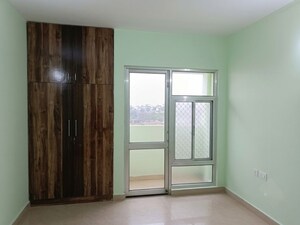 Room in 3.5 BHK Apartment at Ansal Celebrity Meadows, Sushant Golf City – for Rent