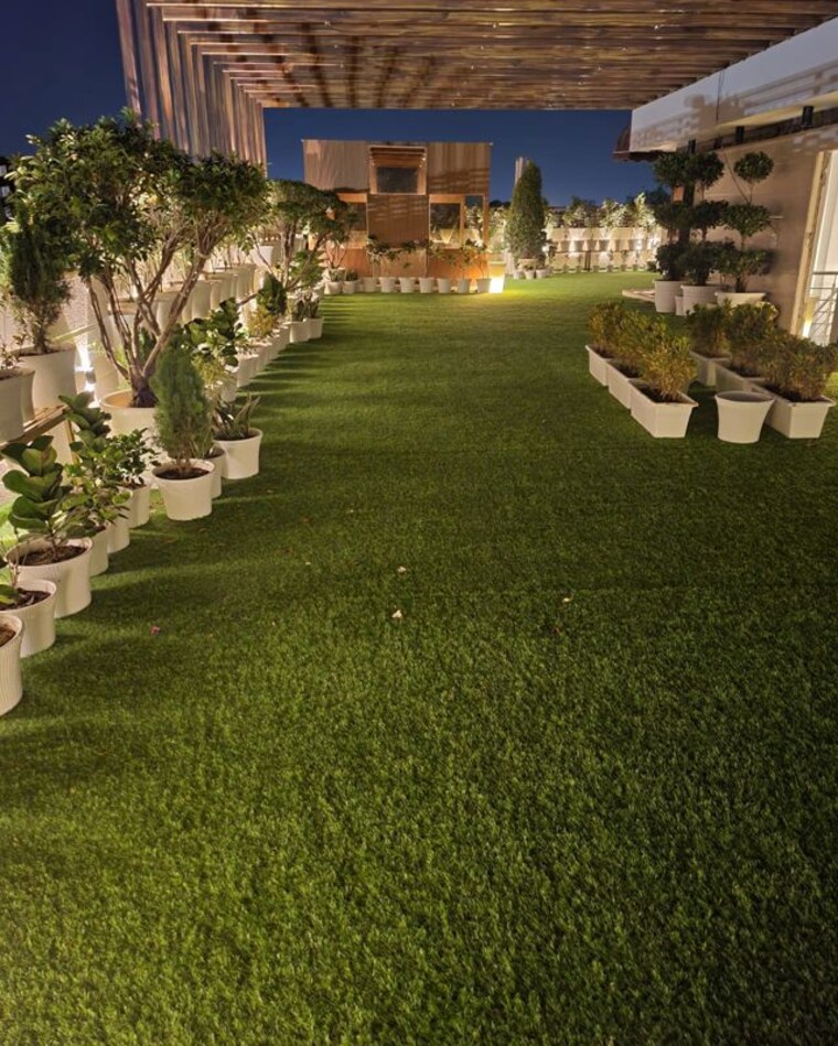 Garden, janakpuri 4 Bedroom 225 Sq.Yd. Builder Floor In Janakpuri Delhi 10627561