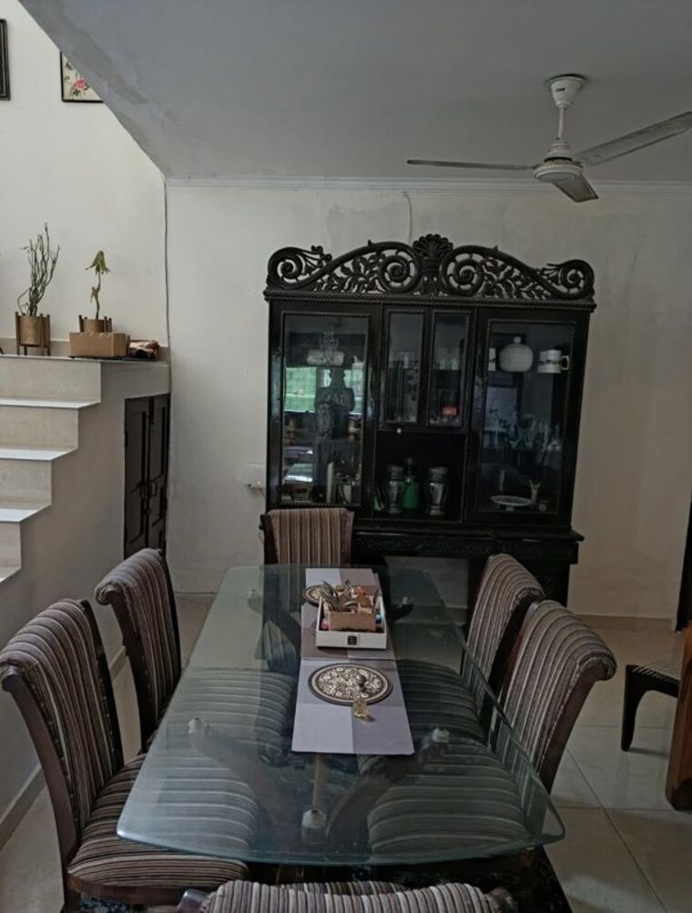 Living Room, sainik farm 4 Bedroom 400 Sq.Yd. Villa In Sainik Farm Delhi 10627569