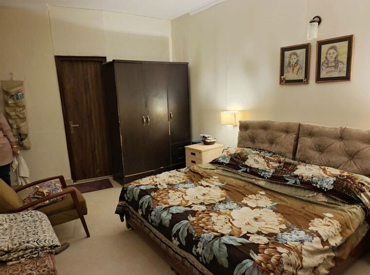 Bedroom, sainik farm 4 Bedroom 400 Sq.Yd. Villa In Sainik Farm Delhi 10627569