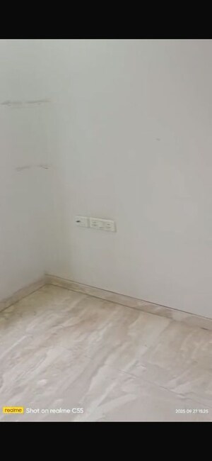Room in 2 BHK Apartment at Hiranandani Estate, Ghodbunder Road – for Rent