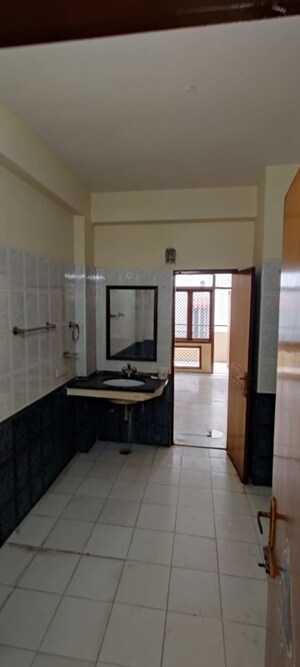 Kitchen in 2 BHK Builder Floor at Suncity Township Gurgaon, Sector 54 – for Rent