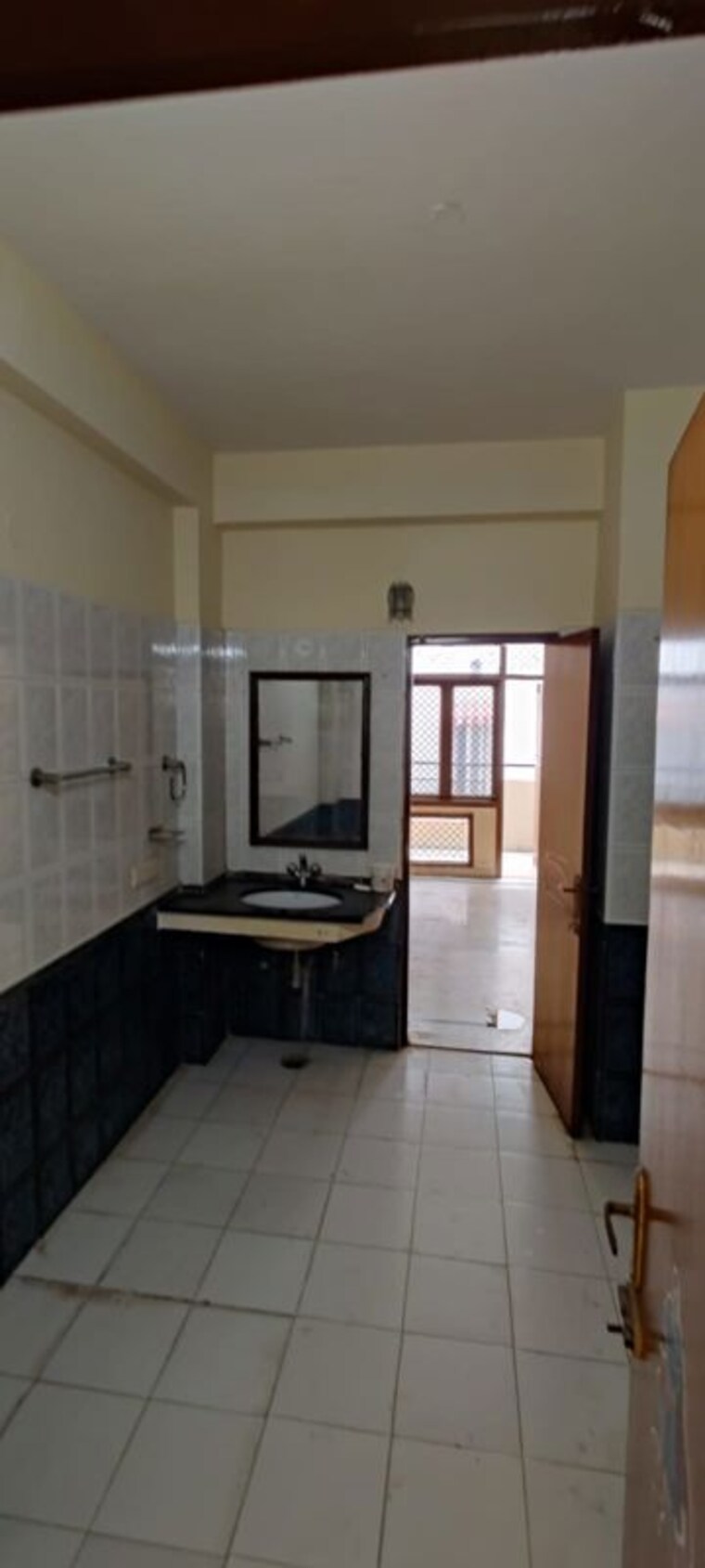Kitchen, suncity-township-gurgaon 2 Bedroom 1000 Sq.Ft. Builder Floor In Sector 54 Gurgaon 10627586