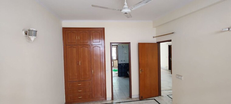 Room, suncity-township-gurgaon 2 Bedroom 1000 Sq.Ft. Builder Floor In Sector 54 Gurgaon 10627586