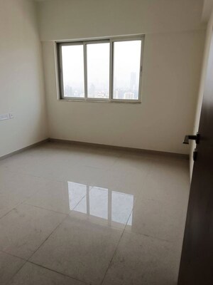 Room in 1 BHK Apartment at Omkar Signet, Malad East – for Rent