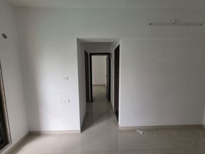 Room in 1 BHK Apartment at Kandivali West – for Sale