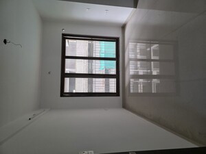 Room in 1 BHK Apartment at Kandivali West – for Sale