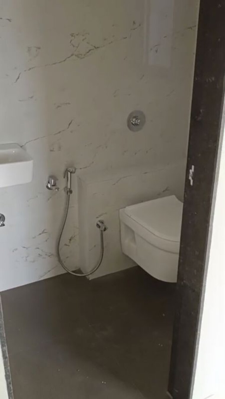 Bathroom, ufasa-fortune-star 1 Bedroom 470 Sq.Ft. Apartment In Byculla Mumbai 10627568