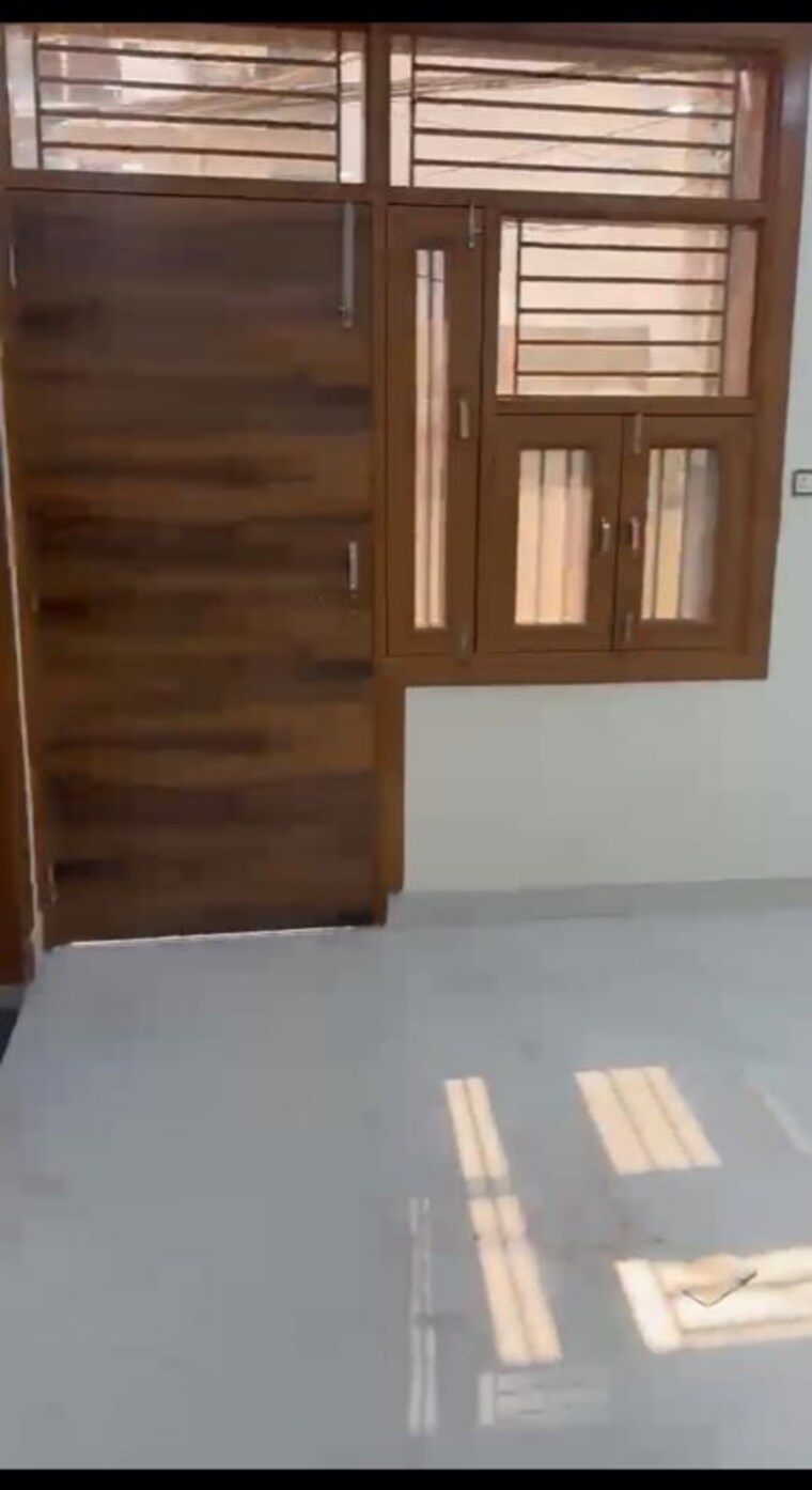 Room, vipin garden 1.5 Bedroom 40 Sq.Yd. Builder Floor In Vipin Garden Delhi 10627603