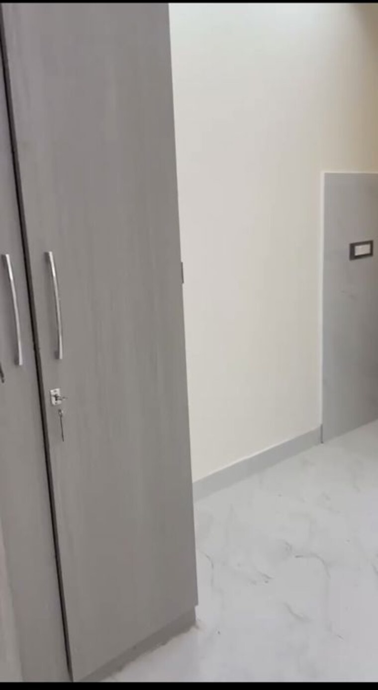 Room, vipin garden 1.5 Bedroom 40 Sq.Yd. Builder Floor In Vipin Garden Delhi 10627603