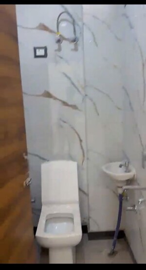 Bathroom in 1.5 BHK Builder Floor at Vipin Garden – for Rent