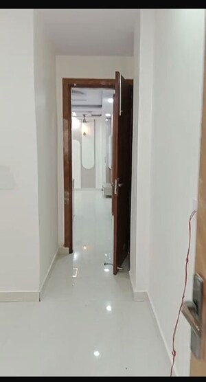 Building Lobby in 2.5 BHK Builder Floor at Vipin Garden – for Rent