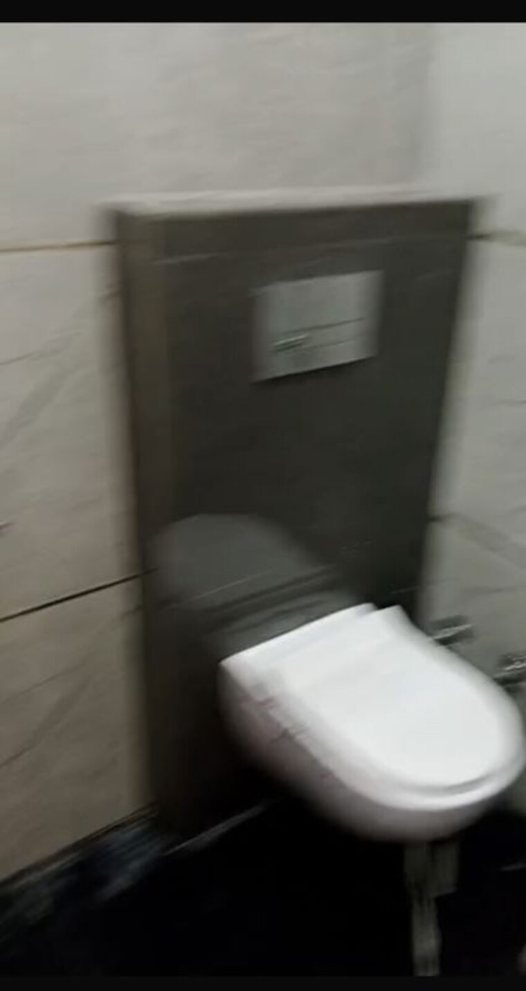 Bathroom, vipin garden 2.5 Bedroom 55 Sq.Yd. Builder Floor In Vipin Garden Delhi 10627628
